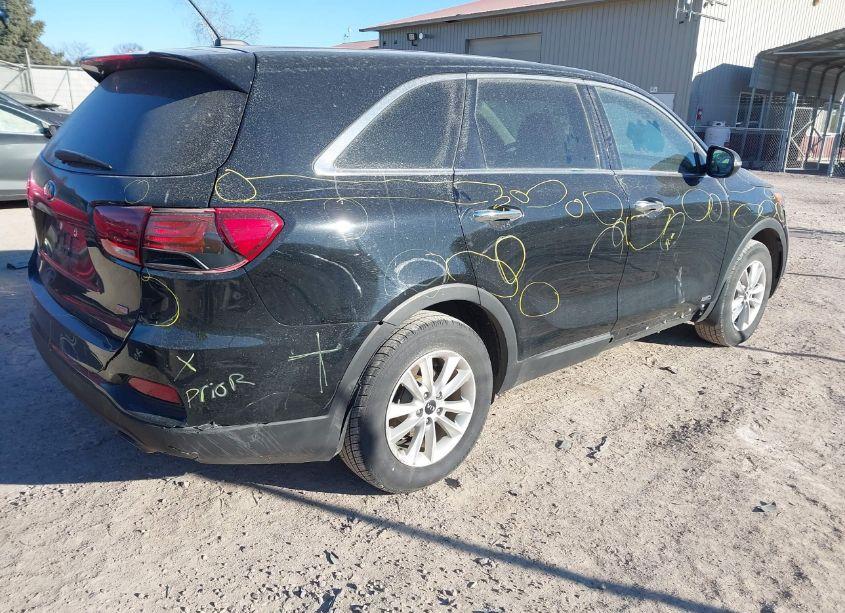 Photo 4 of 2019 Kia Sorento 2.4L LX (VIN 5XYPGDA35KG574651)