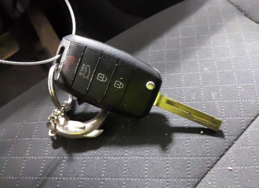 Photo 11 of 2019 Kia Sorento 2.4L LX (VIN 5XYPGDA35KG596343)