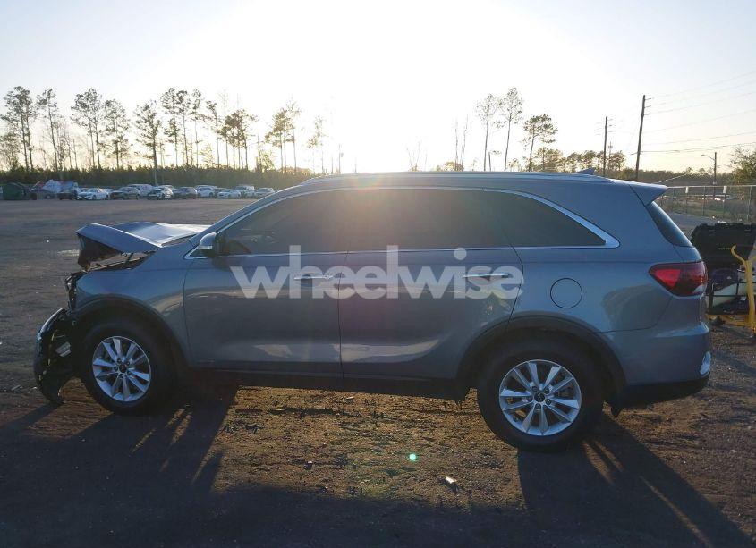 Photo 14 of 2019 Kia Sorento 2.4L LX (VIN 5XYPGDA35KG602321)