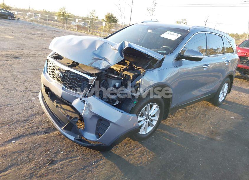Photo 2 of 2019 Kia Sorento 2.4L LX (VIN 5XYPGDA35KG602321)
