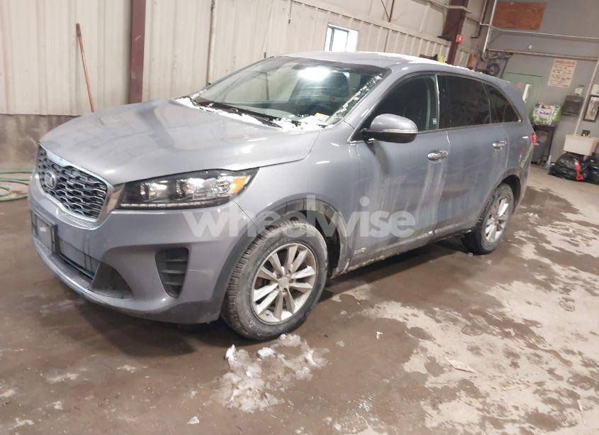 Photo 2 of 2020 Kia Sorento 2.4L LX (VIN 5XYPGDA35LG678008)
