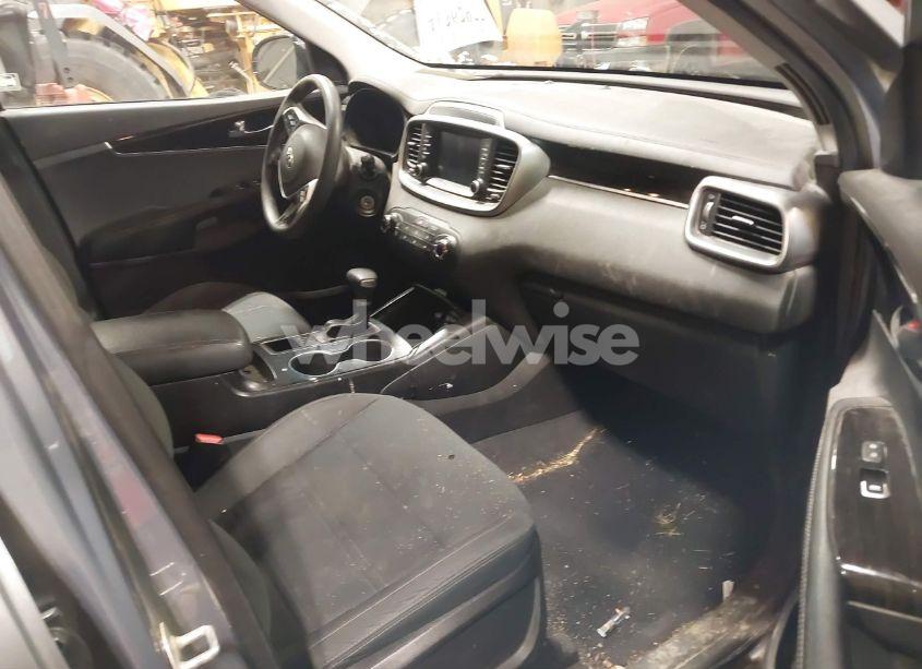 Photo 5 of 2020 Kia Sorento 2.4L LX (VIN 5XYPGDA35LG678008)