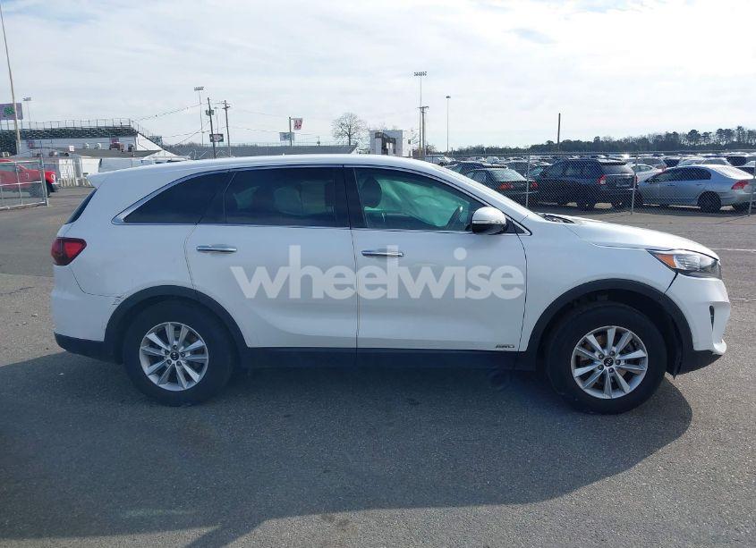 Photo 13 of 2020 Kia Sorento 2.4L LX (VIN 5XYPGDA35LG678820)
