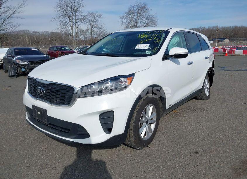 Photo 2 of 2020 Kia Sorento 2.4L LX (VIN 5XYPGDA35LG678820)