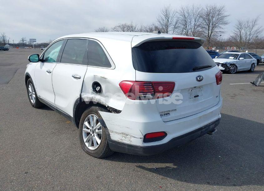 Photo 3 of 2020 Kia Sorento 2.4L LX (VIN 5XYPGDA35LG678820)