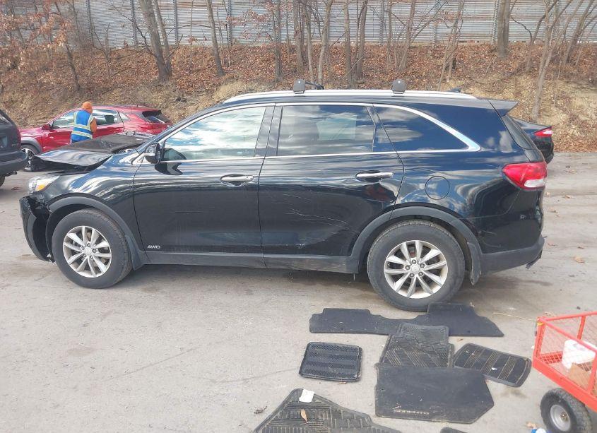 Photo 15 of 2016 Kia Sorento 2.4L LX (VIN 5XYPGDA36GG037200)