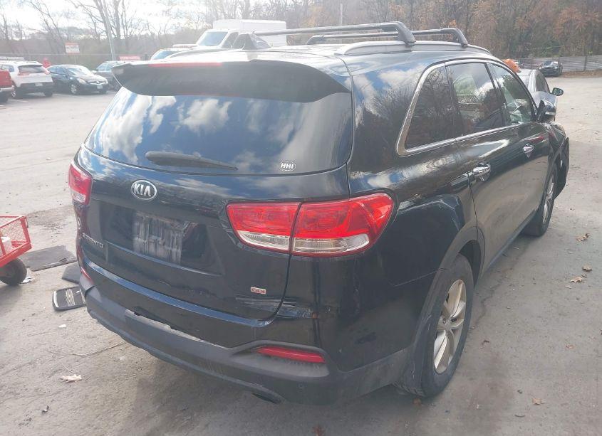 Photo 4 of 2016 Kia Sorento 2.4L LX (VIN 5XYPGDA36GG037200)