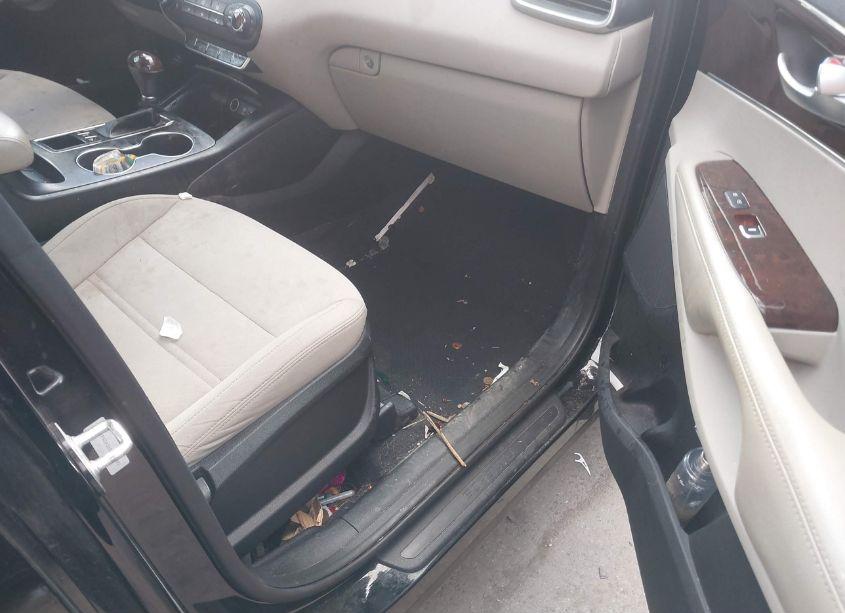 Photo 5 of 2016 Kia Sorento 2.4L LX (VIN 5XYPGDA36GG037200)