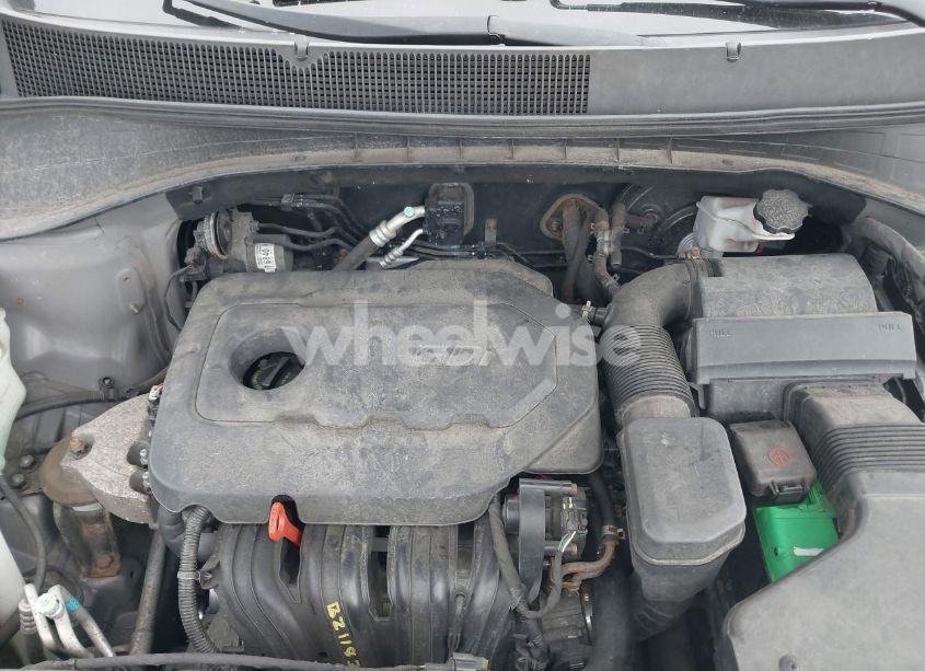 Photo 10 of 2016 Kia Sorento 2.4L LX (VIN 5XYPGDA36GG038315)