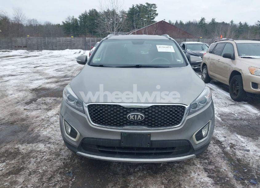 Photo 12 of 2016 Kia Sorento 2.4L LX (VIN 5XYPGDA36GG038315)