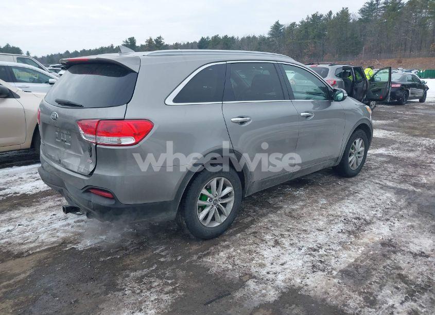 Photo 4 of 2016 Kia Sorento 2.4L LX (VIN 5XYPGDA36GG038315)