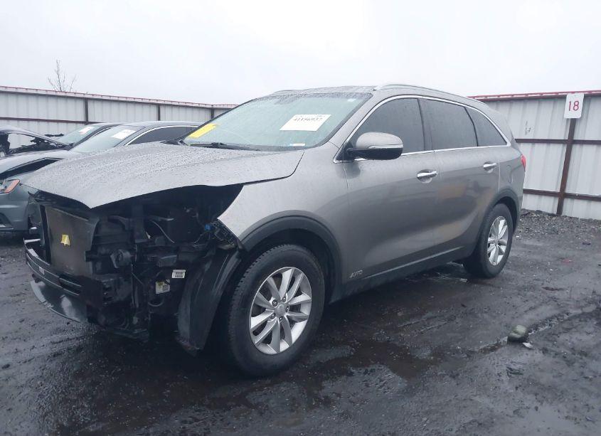 Photo 2 of 2016 Kia Sorento 2.4L LX (VIN 5XYPGDA36GG050853)