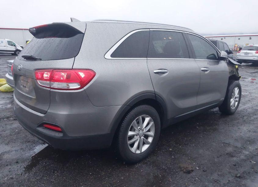 Photo 4 of 2016 Kia Sorento 2.4L LX (VIN 5XYPGDA36GG050853)