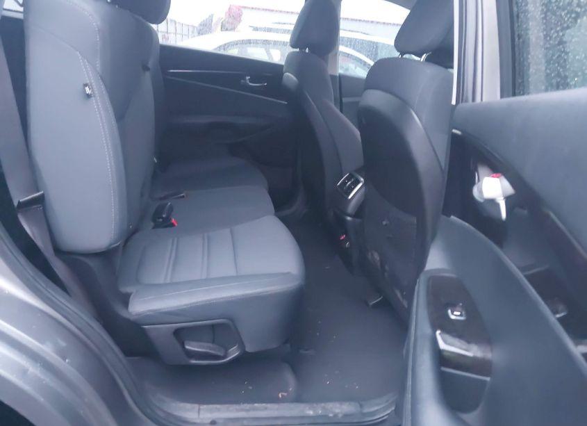 Photo 8 of 2016 Kia Sorento 2.4L LX (VIN 5XYPGDA36GG050853)