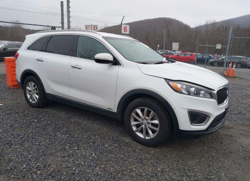 2016 Kia Sorento 2.4L LX (VIN 5XYPGDA36GG092617) main photo