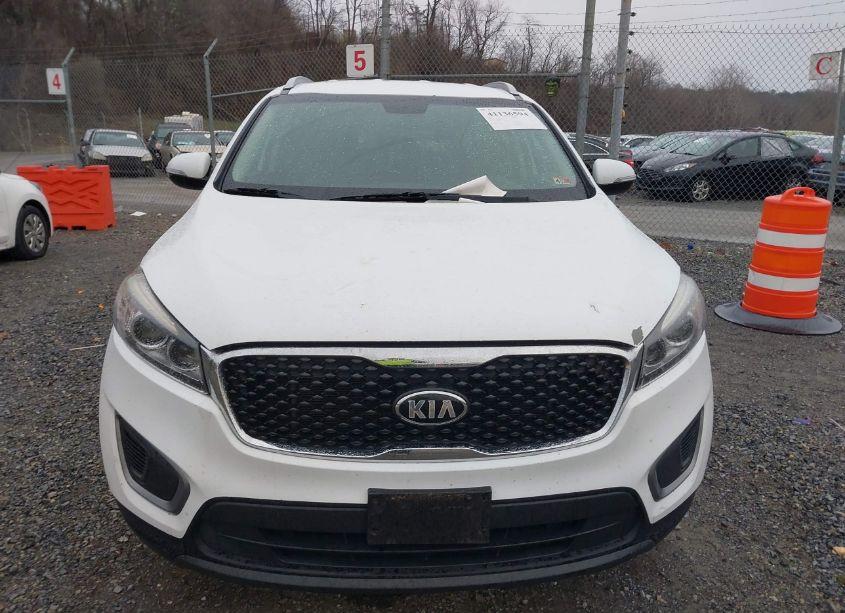 Photo 12 of 2016 Kia Sorento 2.4L LX (VIN 5XYPGDA36GG092617)