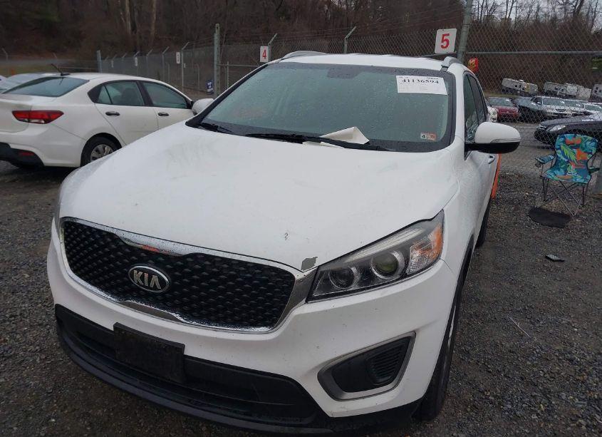 Photo 6 of 2016 Kia Sorento 2.4L LX (VIN 5XYPGDA36GG092617)