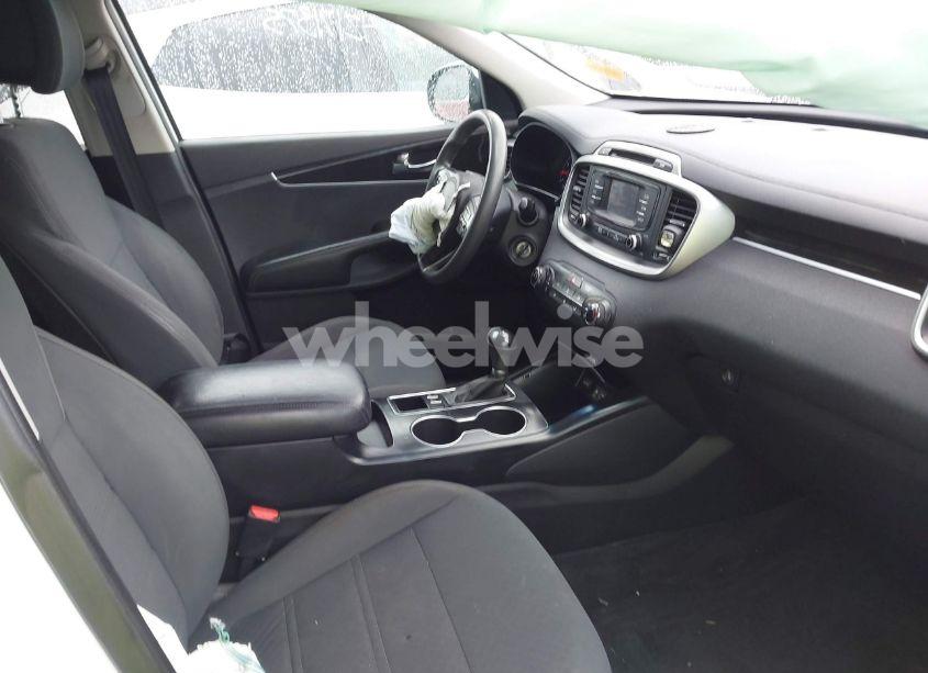 Photo 5 of 2016 Kia Sorento 2.4L LX (VIN 5XYPGDA36GG096277)