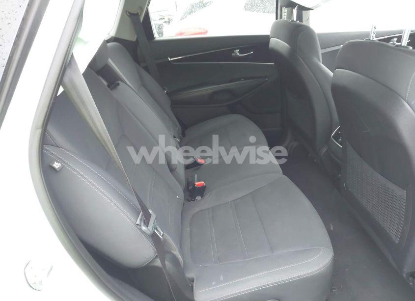 Photo 8 of 2016 Kia Sorento 2.4L LX (VIN 5XYPGDA36GG096277)