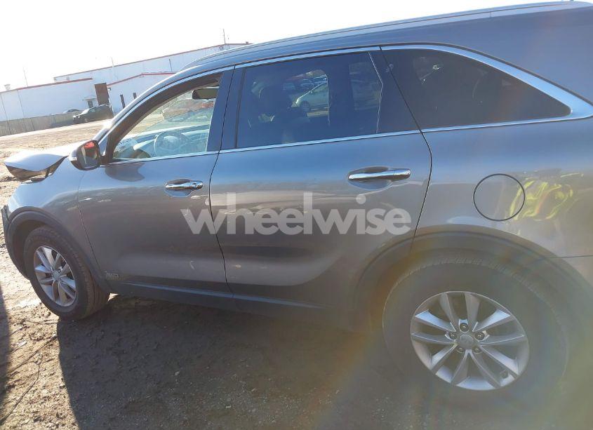 Photo 14 of 2016 Kia Sorento 2.4L LX (VIN 5XYPGDA36GG101686)