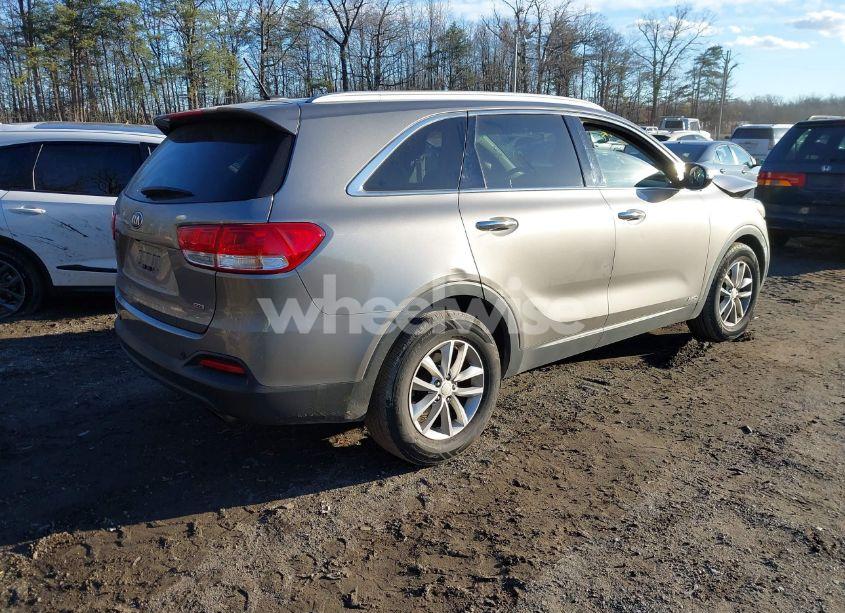 Photo 4 of 2016 Kia Sorento 2.4L LX (VIN 5XYPGDA36GG101686)