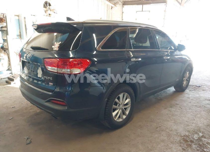 Photo 4 of 2016 Kia Sorento 2.4L LX (VIN 5XYPGDA36GG127382)