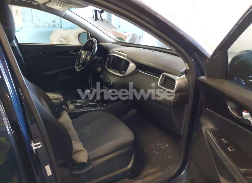 Photo 5 of 2016 Kia Sorento 2.4L LX (VIN 5XYPGDA36GG127382)