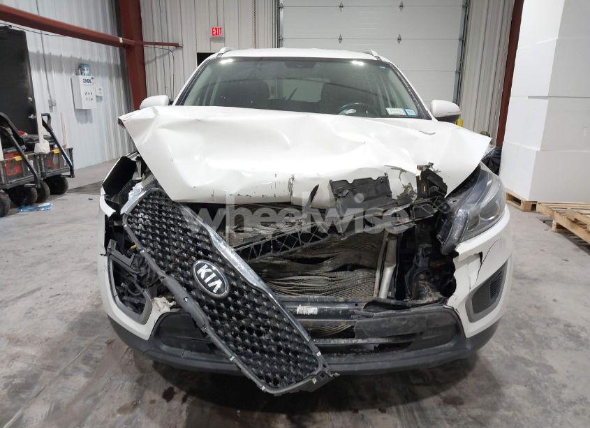 Photo 12 of 2016 Kia Sorento 2.4L LX (VIN 5XYPGDA36GG154114)