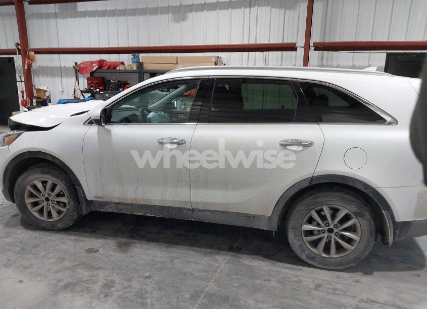 Photo 14 of 2016 Kia Sorento 2.4L LX (VIN 5XYPGDA36GG154114)
