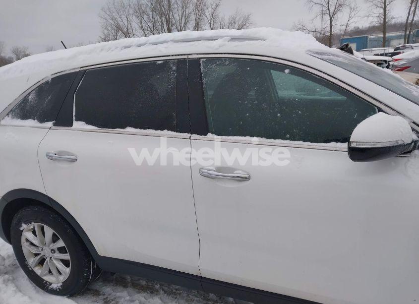 Photo 13 of 2016 Kia Sorento 2.4L LX (VIN 5XYPGDA36GG165811)