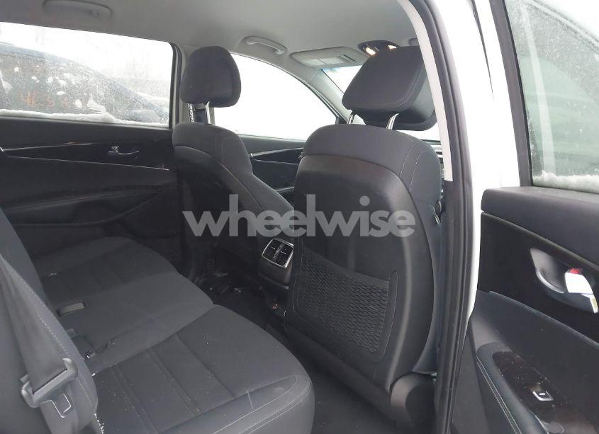 Photo 8 of 2016 Kia Sorento 2.4L LX (VIN 5XYPGDA36GG165811)