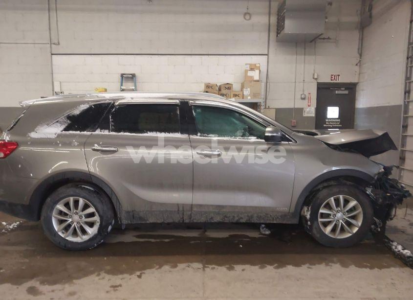 Photo 14 of 2017 Kia Sorento 2.4L LX (VIN 5XYPGDA36HG199989)