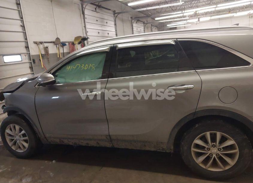 Photo 15 of 2017 Kia Sorento 2.4L LX (VIN 5XYPGDA36HG199989)