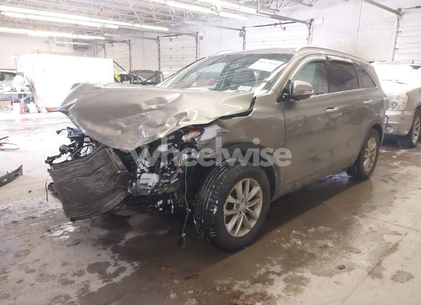 Photo 2 of 2017 Kia Sorento 2.4L LX (VIN 5XYPGDA36HG199989)