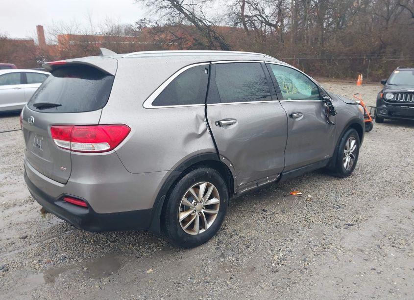 Photo 4 of 2017 Kia Sorento 2.4L LX (VIN 5XYPGDA36HG229315)