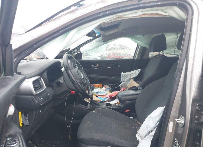 Photo 5 of 2017 Kia Sorento 2.4L LX (VIN 5XYPGDA36HG229315)