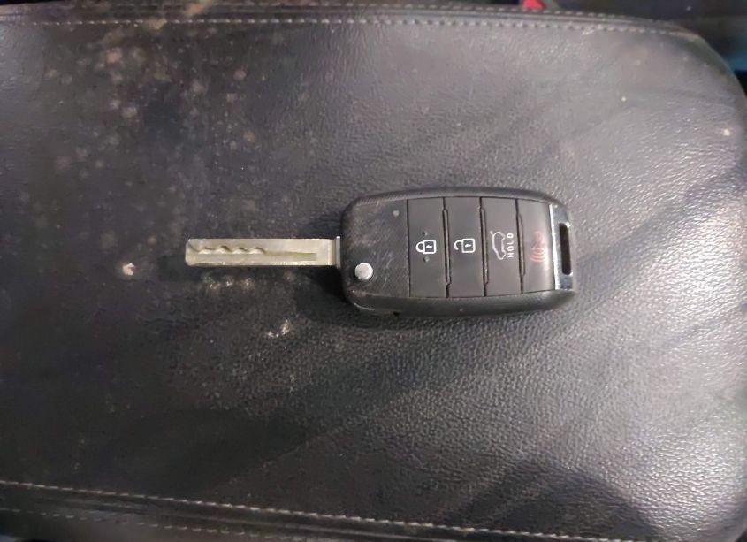 Photo 11 of 2017 Kia Sorento 2.4L LX (VIN 5XYPGDA36HG250438)