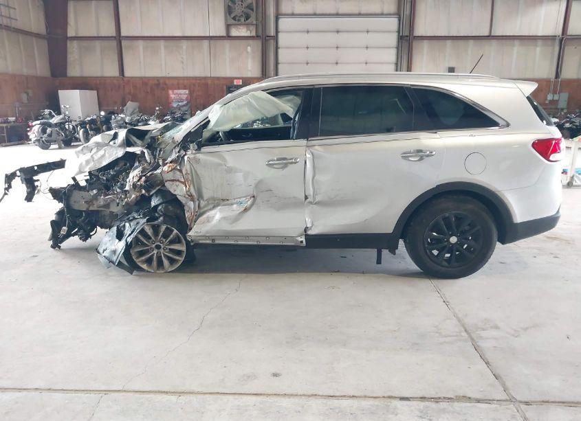 Photo 15 of 2017 Kia Sorento 2.4L LX (VIN 5XYPGDA36HG250438)