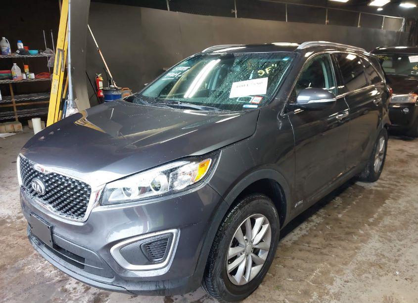 Photo 2 of 2017 Kia Sorento 2.4L LX (VIN 5XYPGDA36HG263710)