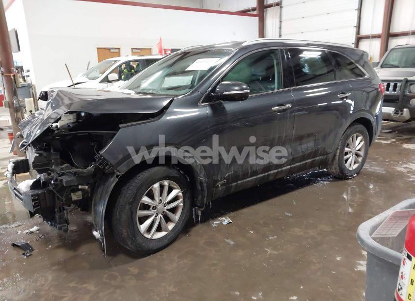 Photo 2 of 2017 Kia Sorento 2.4L LX (VIN 5XYPGDA36HG331195)