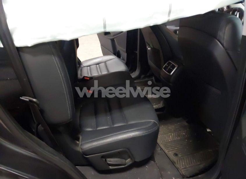 Photo 8 of 2017 Kia Sorento 2.4L LX (VIN 5XYPGDA36HG331195)