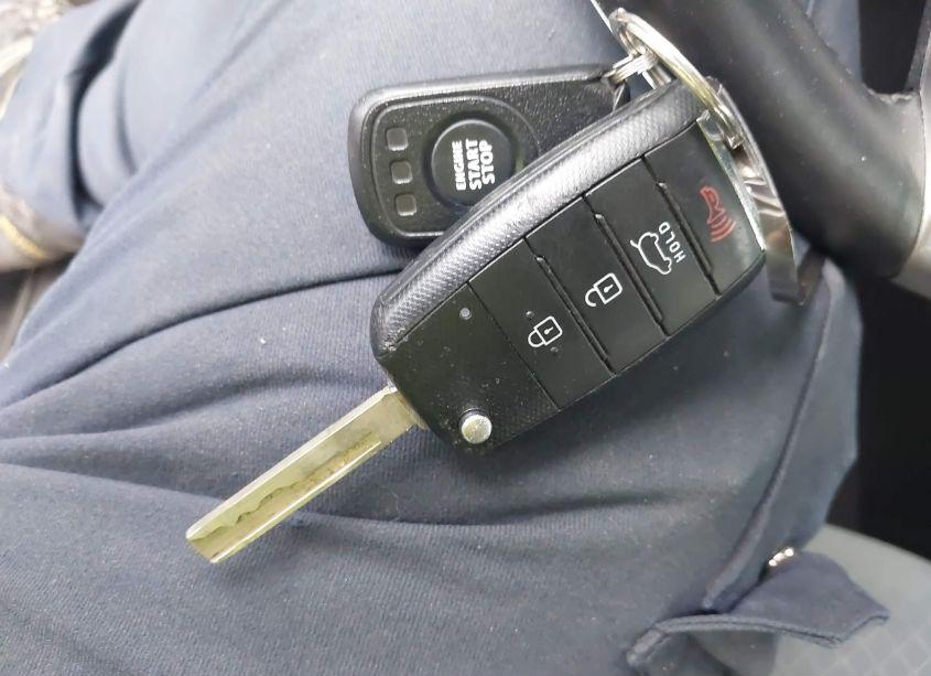 Photo 11 of 2018 Kia Sorento 2.4L LX (VIN 5XYPGDA36JG358306)