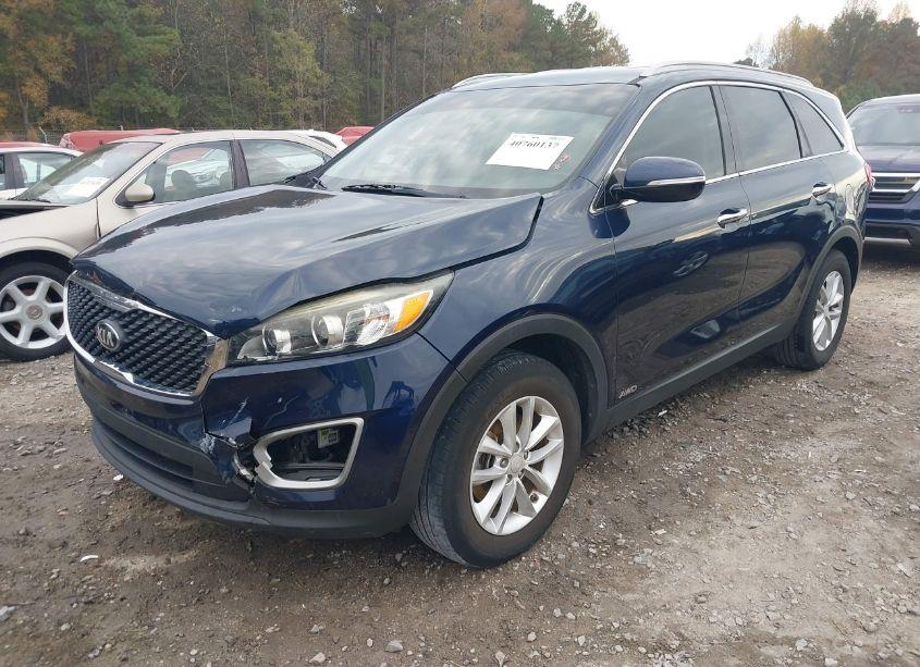 Photo 2 of 2018 Kia Sorento 2.4L LX (VIN 5XYPGDA36JG358306)