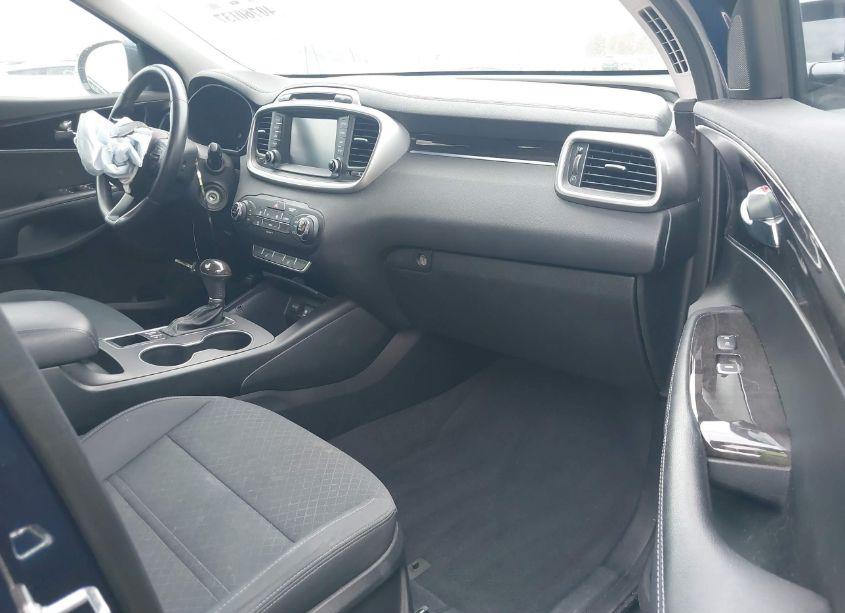 Photo 5 of 2018 Kia Sorento 2.4L LX (VIN 5XYPGDA36JG358306)