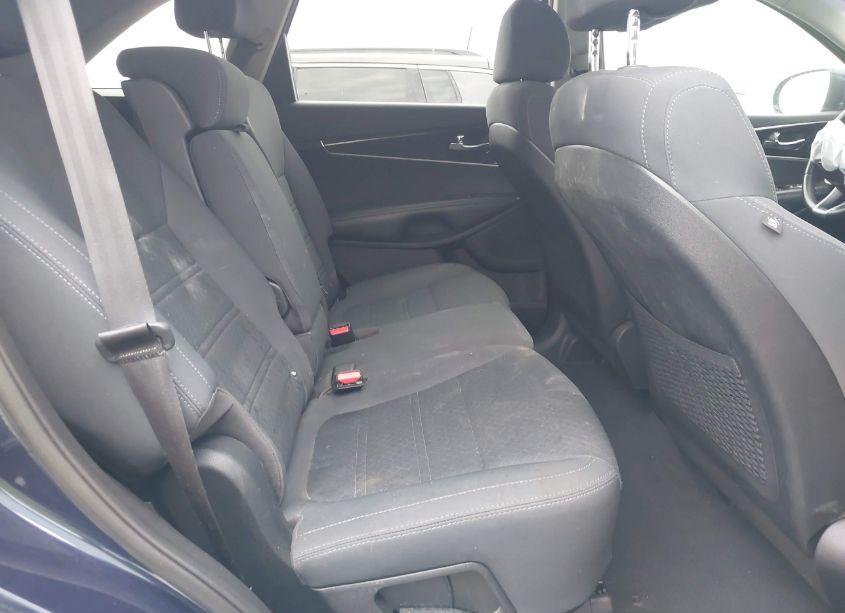 Photo 8 of 2018 Kia Sorento 2.4L LX (VIN 5XYPGDA36JG358306)