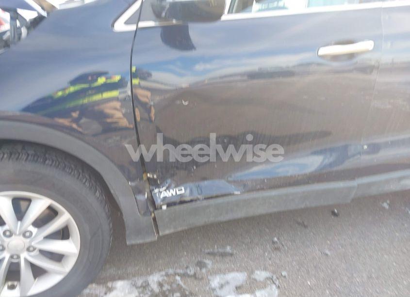 Photo 6 of 2018 Kia Sorento 2.4L LX (VIN 5XYPGDA36JG358323)