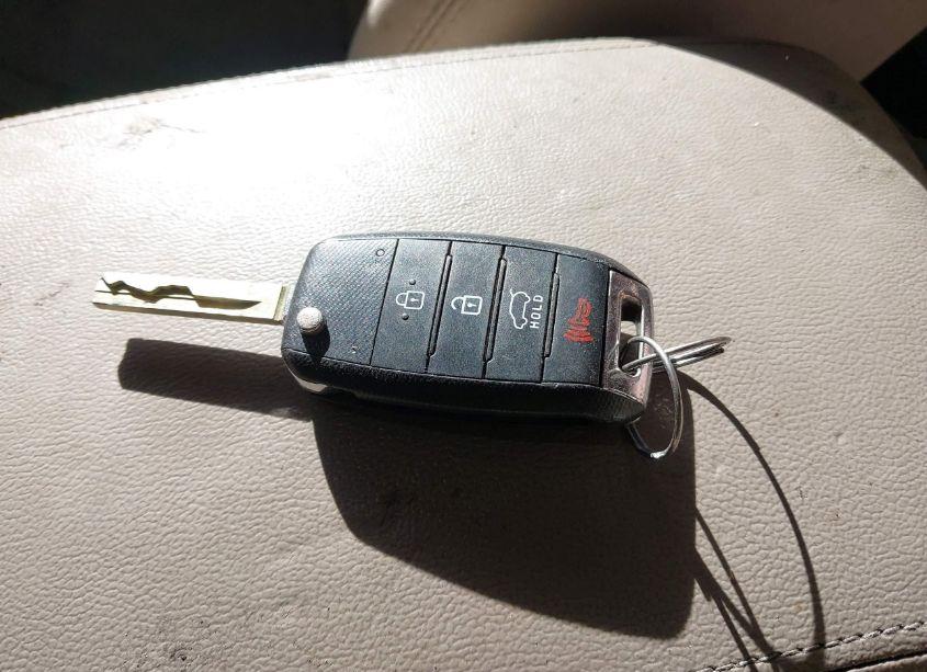 Photo 11 of 2019 Kia Sorento 2.4L LX (VIN 5XYPGDA36KG554375)