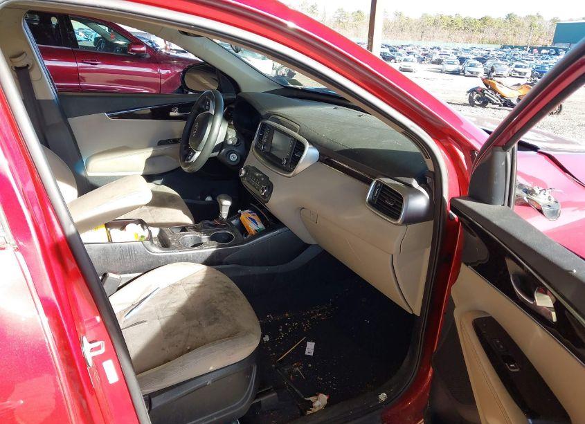 Photo 5 of 2019 Kia Sorento 2.4L LX (VIN 5XYPGDA36KG554375)