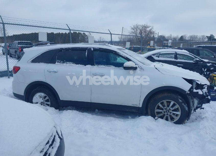 Photo 14 of 2019 Kia Sorento 2.4L LX (VIN 5XYPGDA36KG591197)