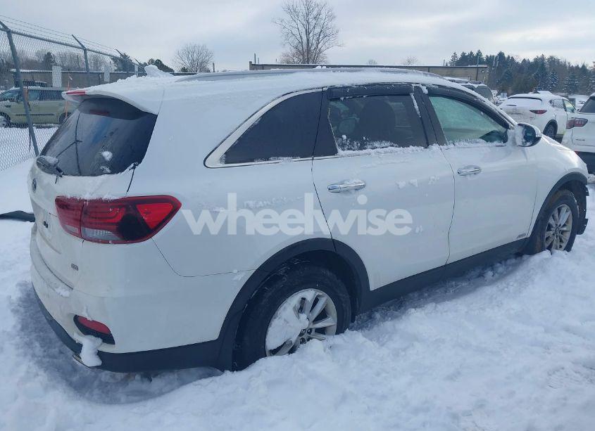 Photo 4 of 2019 Kia Sorento 2.4L LX (VIN 5XYPGDA36KG591197)